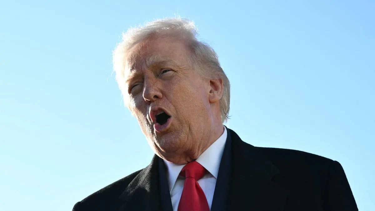 Trump affirms sending a second aircraft carrier to the Middle East, calling regime change the "best thing that could happen to Iran."