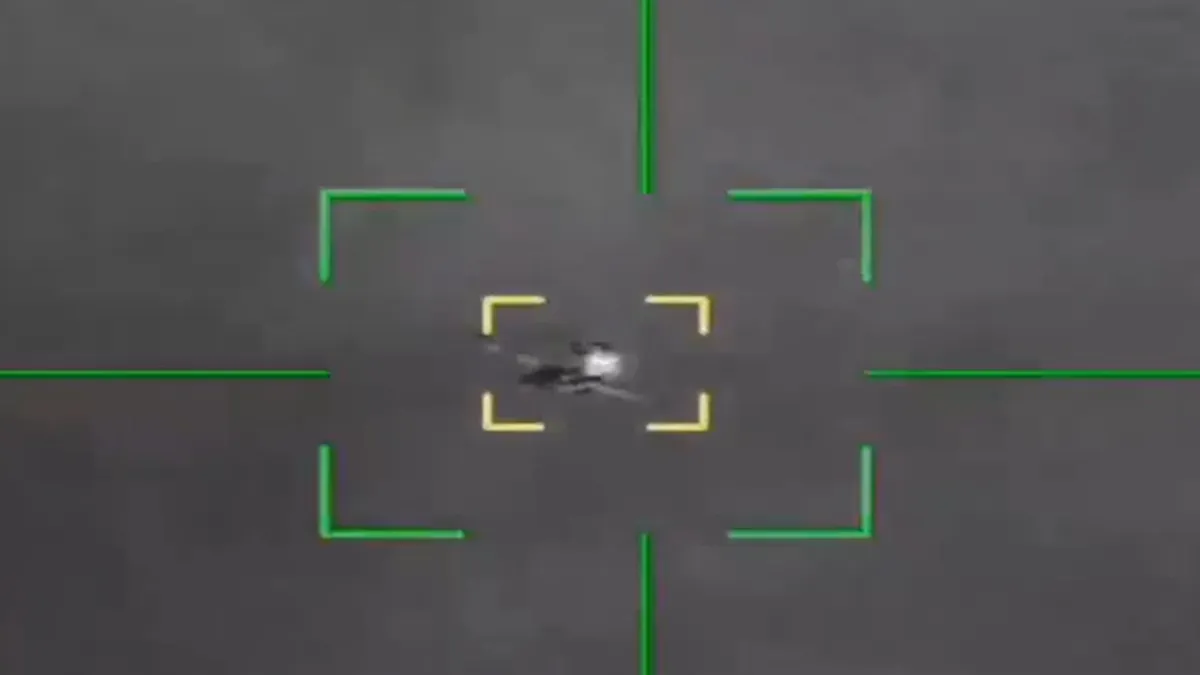 Exact moment when Iran shot down a US A-10 fighter jet near the Strait of Hormuz during a time of high conflict | Video
