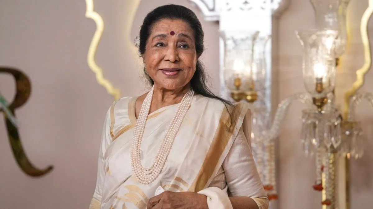 Asha Bhosle, a famous singer, dies at 92; her funeral will be tomorrow.