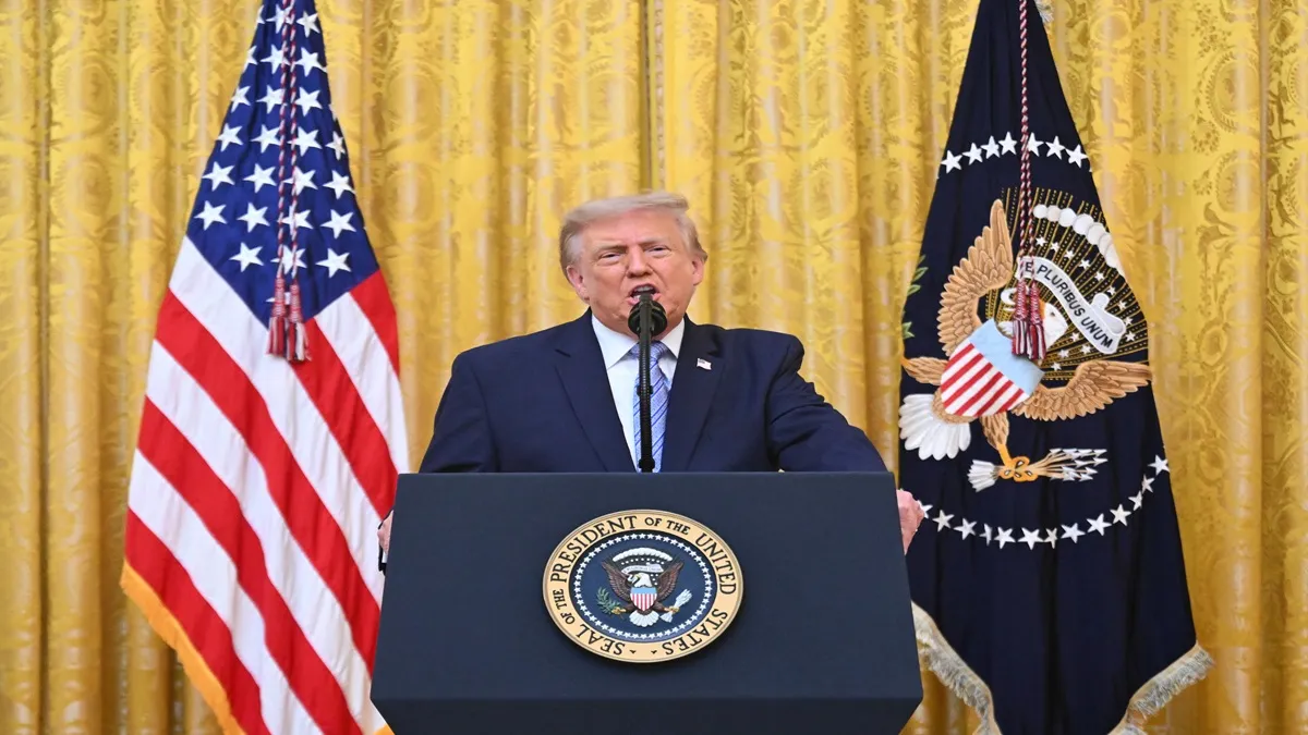 Trump announces tariff plan on imported generic medicines: 0% for two years, 100% from 2028 and 200% later